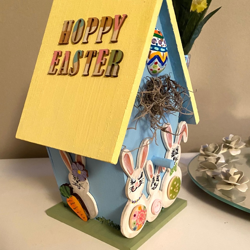 Handcrafted/hand painted Birdhouse “Hoppy Easter”’